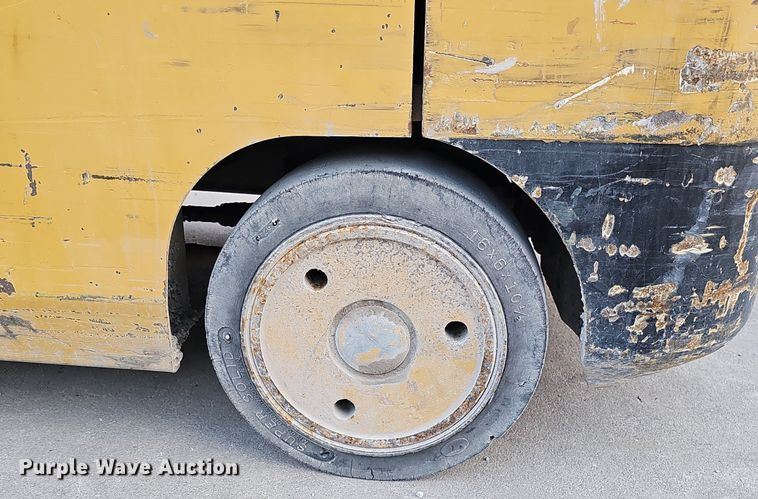 image for item DK0554 Caterpillar GC25 forklift