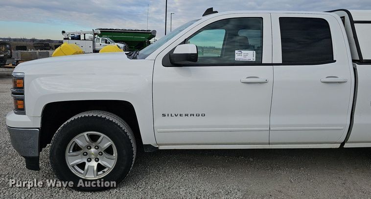 image for item DK0556 2015 Chevrolet Silverado 1500   Double Cab pickup truck