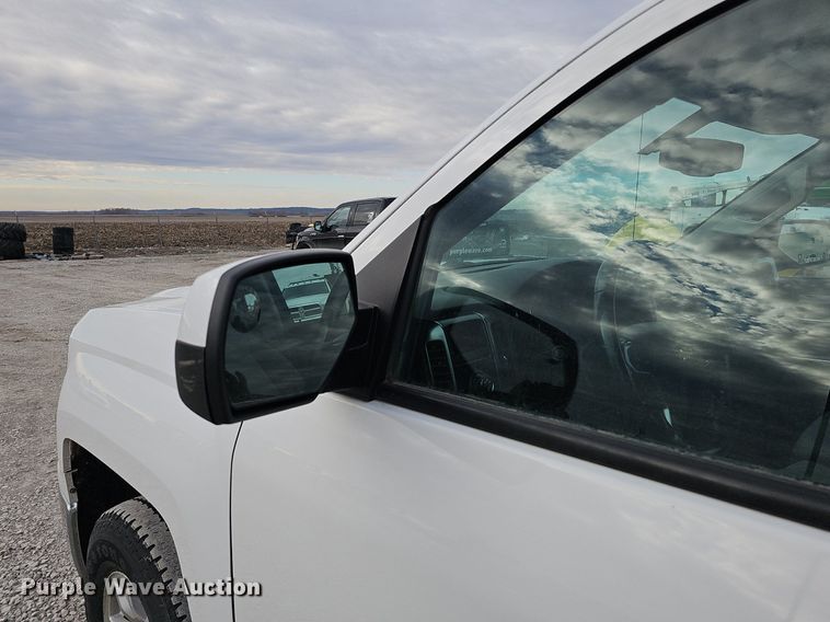 image for item DK0556 2015 Chevrolet Silverado 1500   Double Cab pickup truck