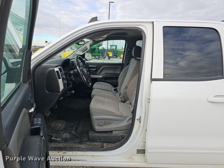 image for item DK0556 2015 Chevrolet Silverado 1500   Double Cab pickup truck