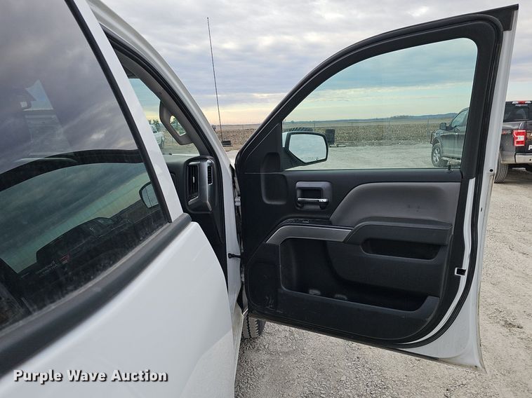 image for item DK0556 2015 Chevrolet Silverado 1500   Double Cab pickup truck