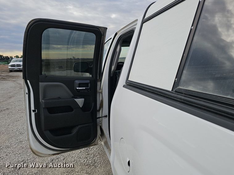 image for item DK0556 2015 Chevrolet Silverado 1500   Double Cab pickup truck