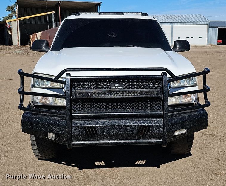 image for item DK0571 2004 Chevrolet Silverado 1500 Ext. Cab flatbed pickup truck