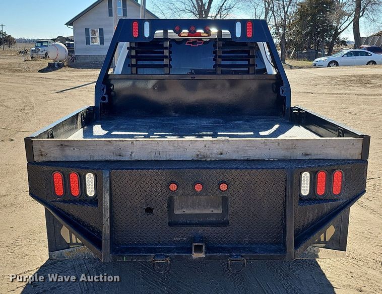 image for item DK0571 2004 Chevrolet Silverado 1500 Ext. Cab flatbed pickup truck