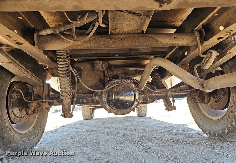 image for item DK0571 2004 Chevrolet Silverado 1500 Ext. Cab flatbed pickup truck