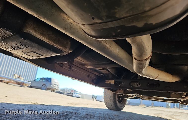 image for item DK0571 2004 Chevrolet Silverado 1500 Ext. Cab flatbed pickup truck