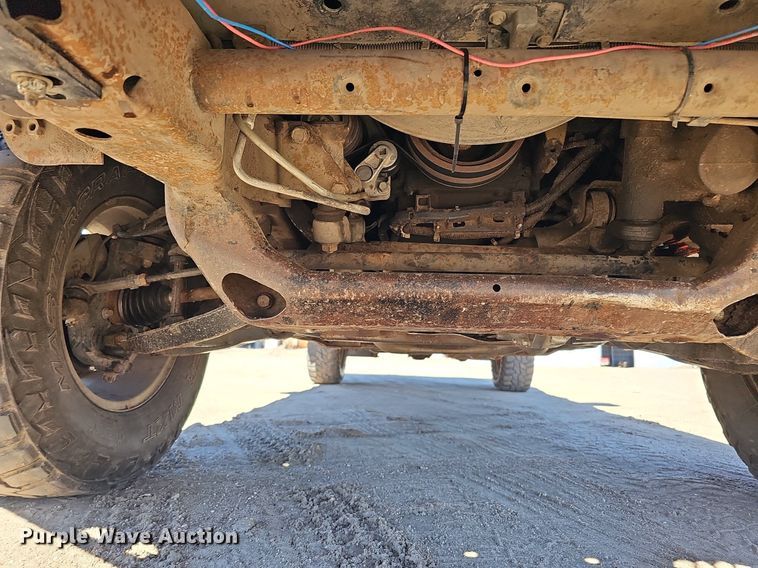 image for item DK0571 2004 Chevrolet Silverado 1500 Ext. Cab flatbed pickup truck