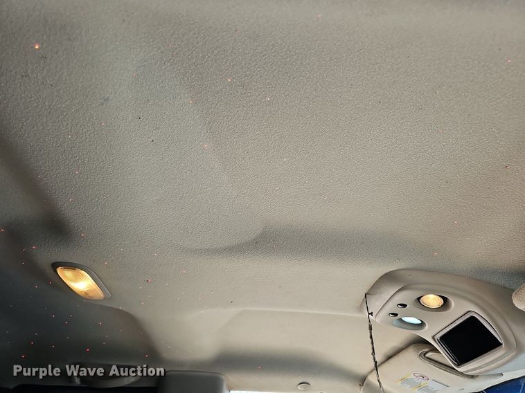 image for item DK0571 2004 Chevrolet Silverado 1500 Ext. Cab flatbed pickup truck