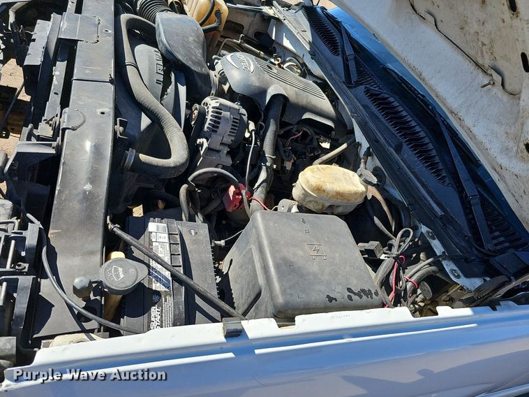 image for item DK0571 2004 Chevrolet Silverado 1500 Ext. Cab flatbed pickup truck