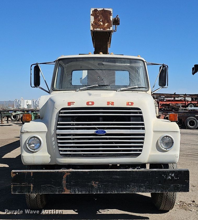 image for item DK0606 1979 Ford 800 crane truck