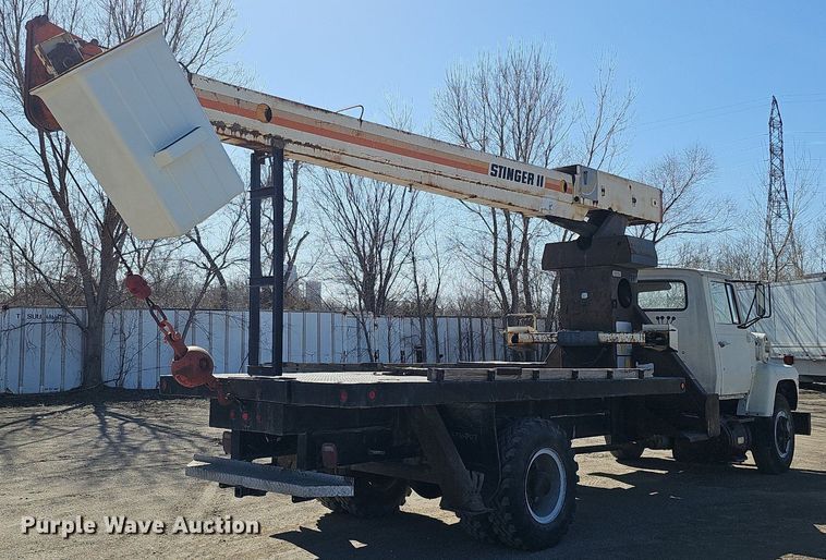 image for item DK0606 1979 Ford 800 crane truck