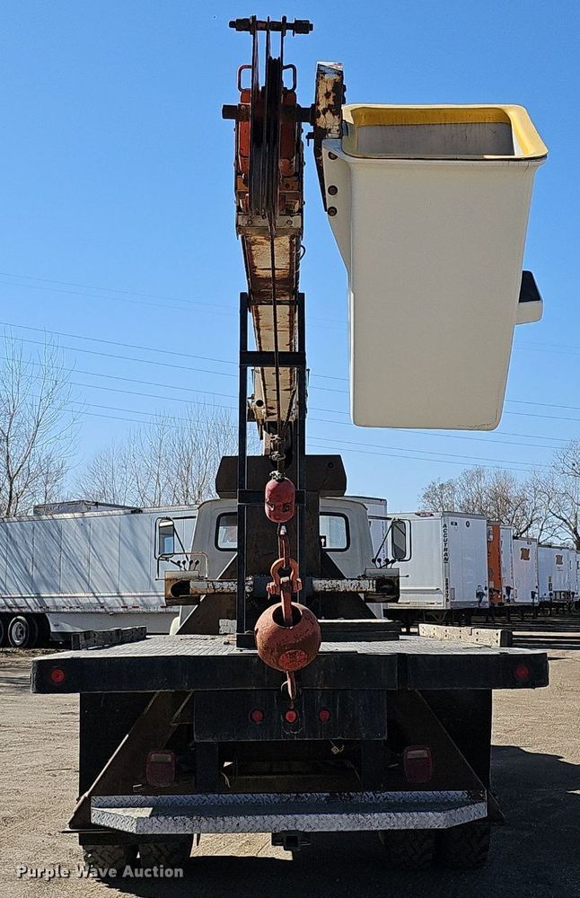 image for item DK0606 1979 Ford 800 crane truck