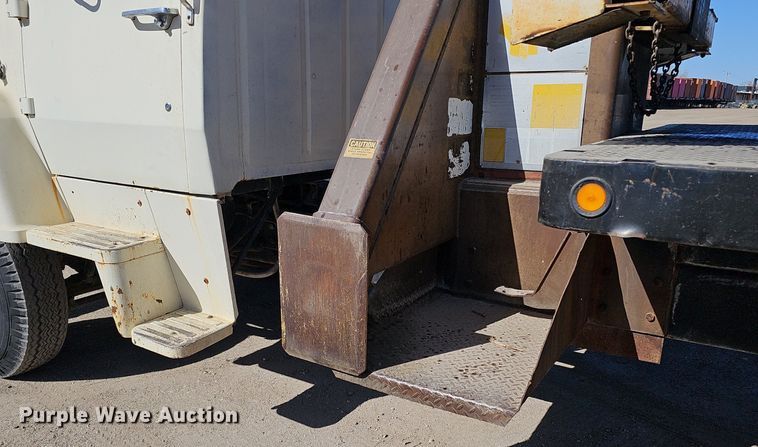 image for item DK0606 1979 Ford 800 crane truck