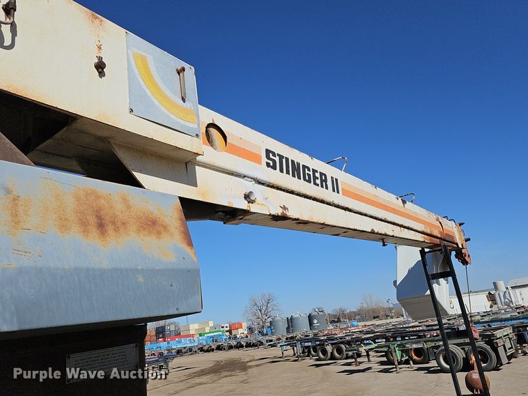 image for item DK0606 1979 Ford 800 crane truck