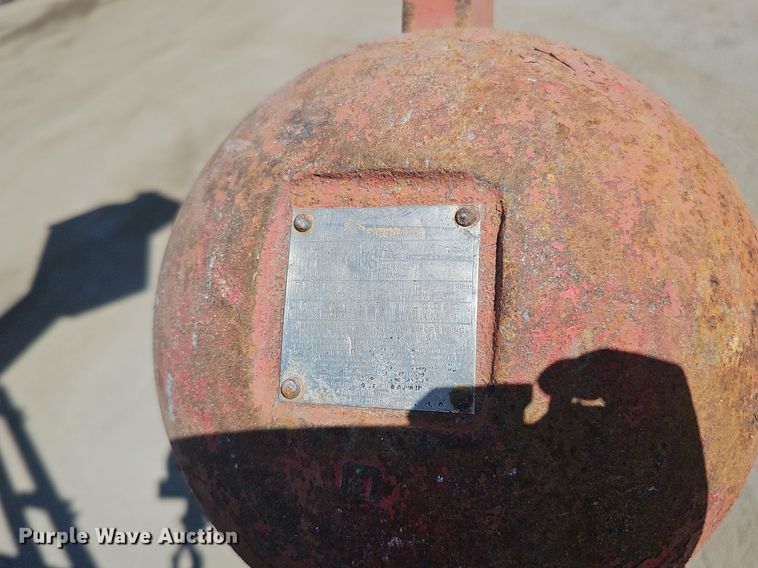 image for item DK0606 1979 Ford 800 crane truck