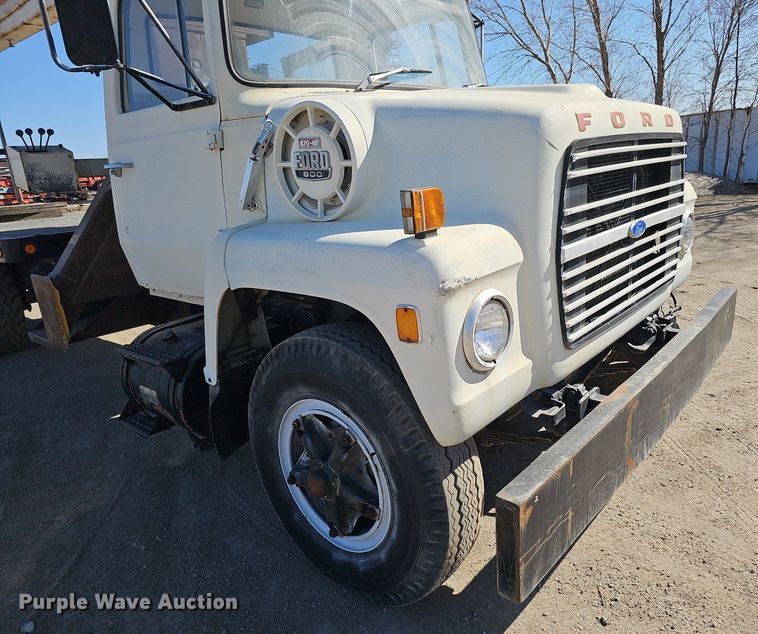 image for item DK0606 1979 Ford 800 crane truck