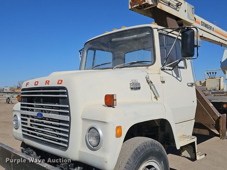 image for item DK0606 1979 Ford 800 crane truck