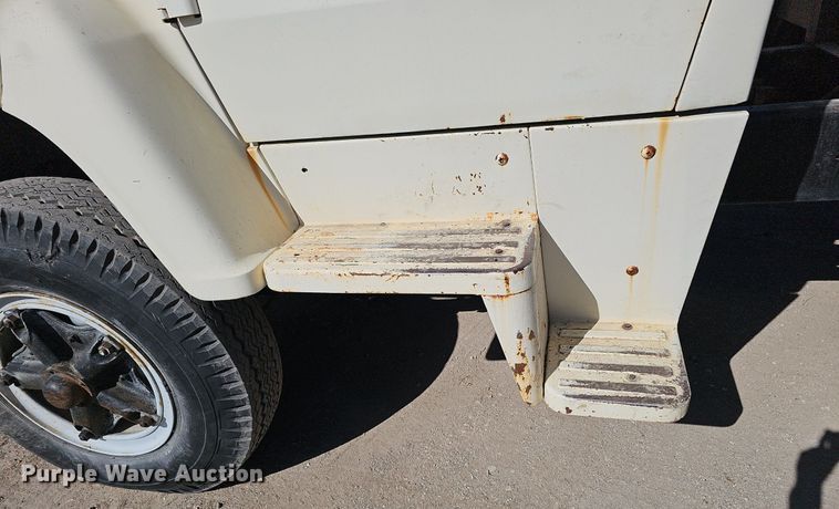 image for item DK0606 1979 Ford 800 crane truck