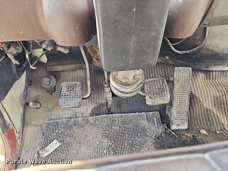 image for item DK0606 1979 Ford 800 crane truck