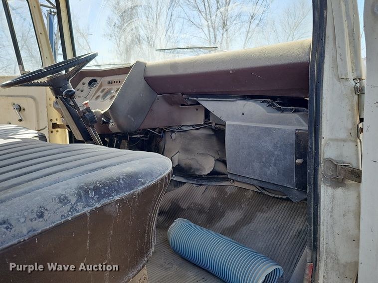 image for item DK0606 1979 Ford 800 crane truck