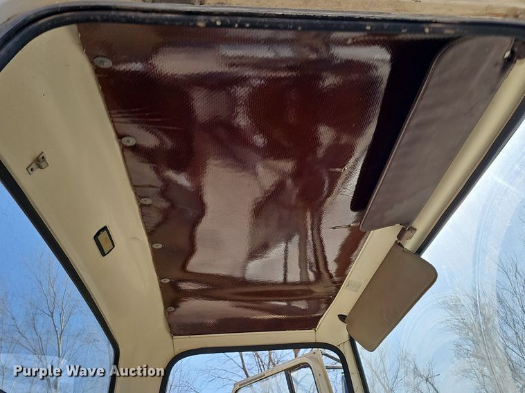 image for item DK0606 1979 Ford 800 crane truck