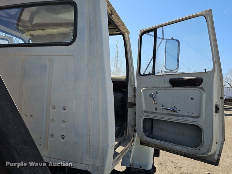 image for item DK0606 1979 Ford 800 crane truck