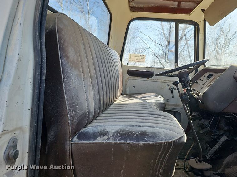 image for item DK0606 1979 Ford 800 crane truck