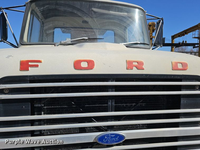image for item DK0606 1979 Ford 800 crane truck