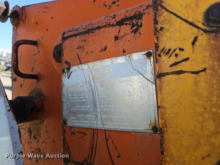 image for item DK0606 1979 Ford 800 crane truck