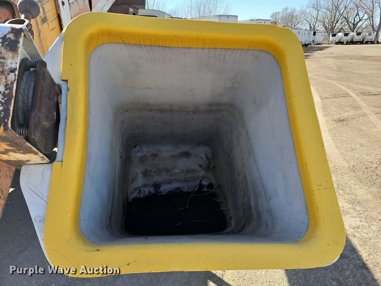 image for item DK0606 1979 Ford 800 crane truck