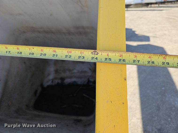 image for item DK0606 1979 Ford 800 crane truck