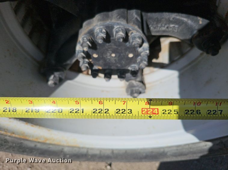 image for item DK0606 1979 Ford 800 crane truck