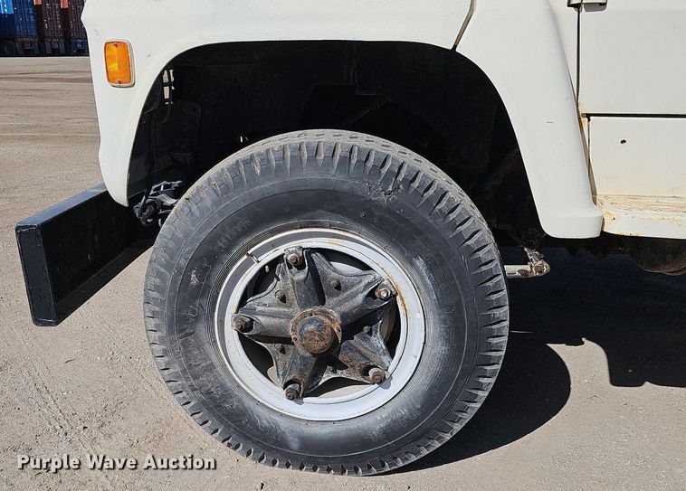 image for item DK0606 1979 Ford 800 crane truck