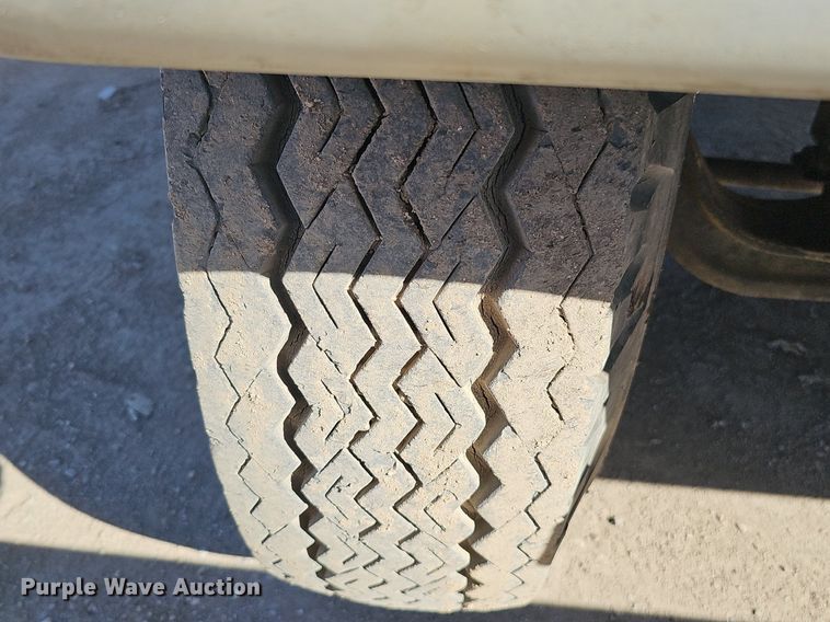 image for item DK0606 1979 Ford 800 crane truck