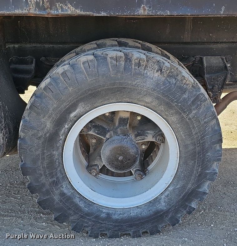 image for item DK0606 1979 Ford 800 crane truck