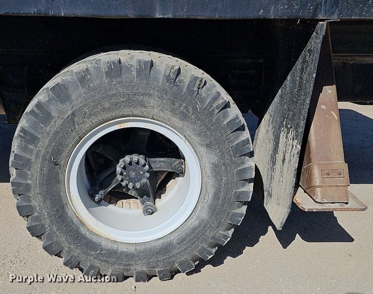 image for item DK0606 1979 Ford 800 crane truck