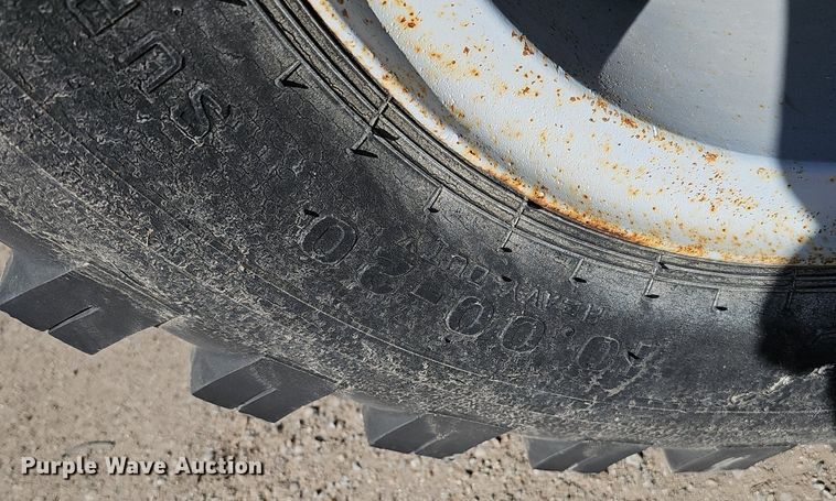 image for item DK0606 1979 Ford 800 crane truck