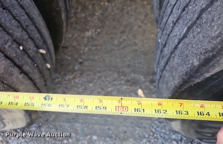 image for item DK0612 2000 Freightliner FLD112 semi truck