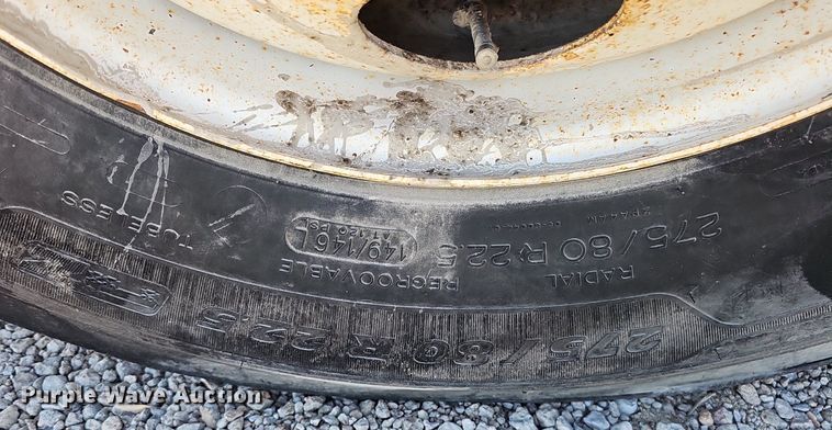 image for item DK0612 2000 Freightliner FLD112 semi truck