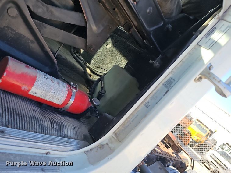 image for item DK0612 2000 Freightliner FLD112 semi truck