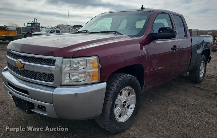 image for item DK0615 2013 Chevrolet Silverado 1500 Ext. Cab pickup truck
