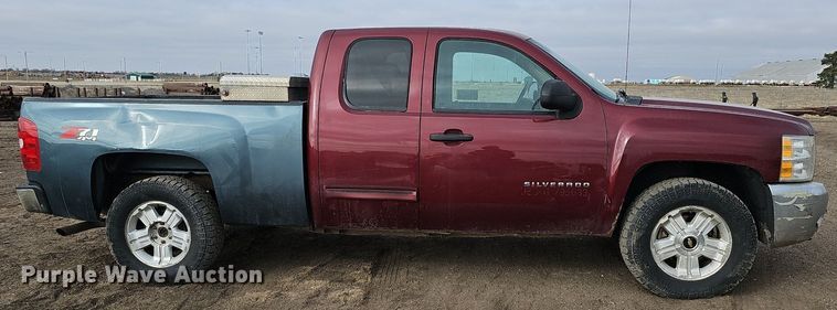 image for item DK0615 2013 Chevrolet Silverado 1500 Ext. Cab pickup truck