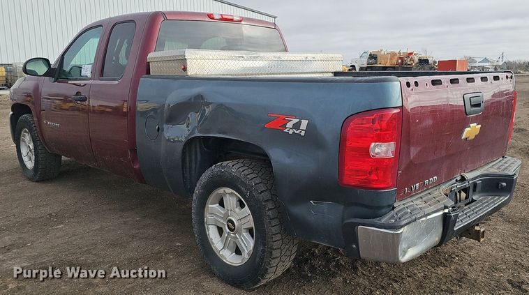 image for item DK0615 2013 Chevrolet Silverado 1500 Ext. Cab pickup truck