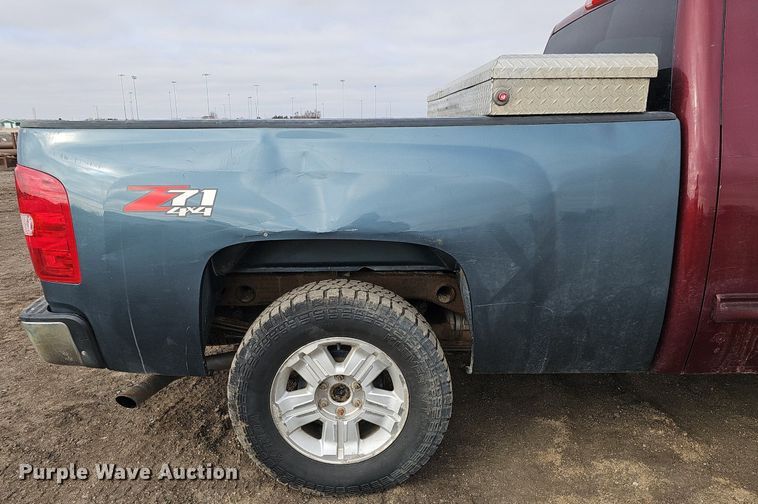 image for item DK0615 2013 Chevrolet Silverado 1500 Ext. Cab pickup truck