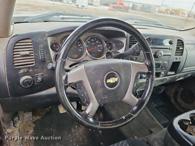 image for item DK0615 2013 Chevrolet Silverado 1500 Ext. Cab pickup truck