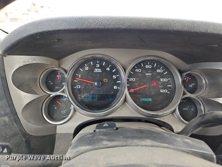 image for item DK0615 2013 Chevrolet Silverado 1500 Ext. Cab pickup truck