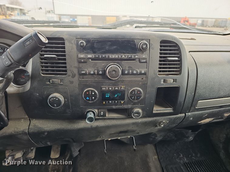 image for item DK0615 2013 Chevrolet Silverado 1500 Ext. Cab pickup truck