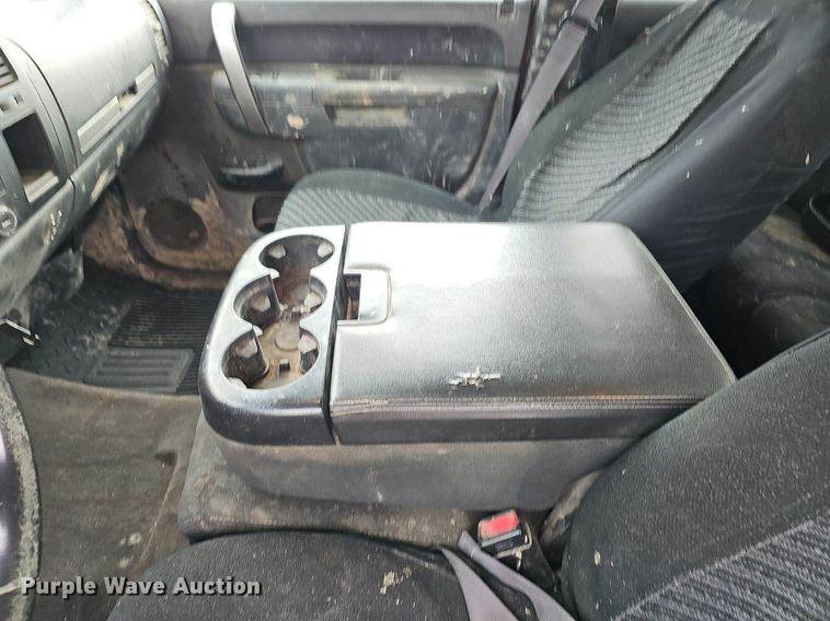 image for item DK0615 2013 Chevrolet Silverado 1500 Ext. Cab pickup truck