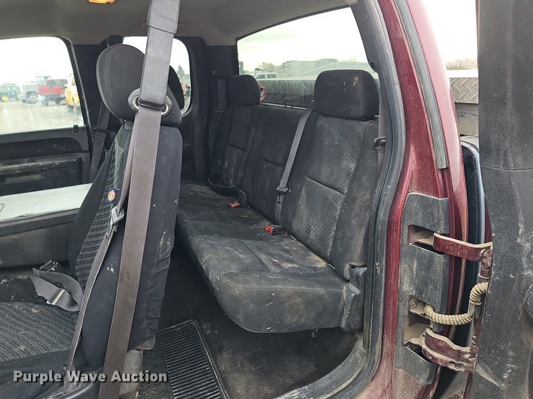 image for item DK0615 2013 Chevrolet Silverado 1500 Ext. Cab pickup truck