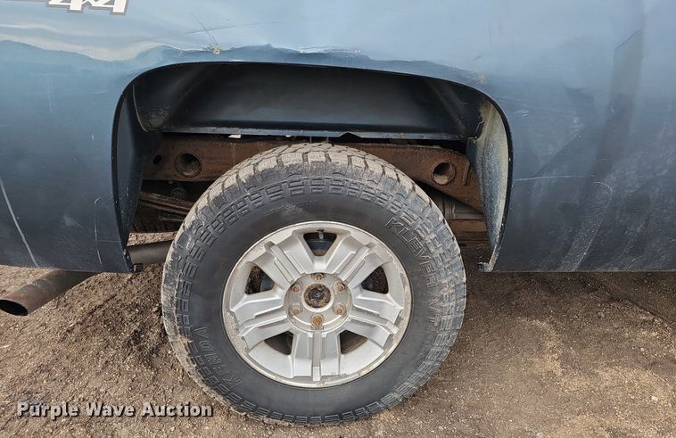 image for item DK0615 2013 Chevrolet Silverado 1500 Ext. Cab pickup truck